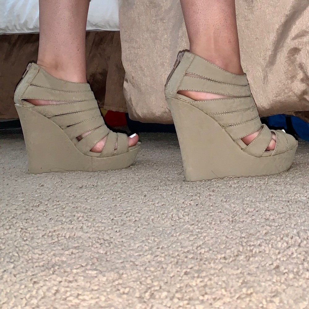 Charlotte Russe Nude Wedge Heel - Picture 7 of 8